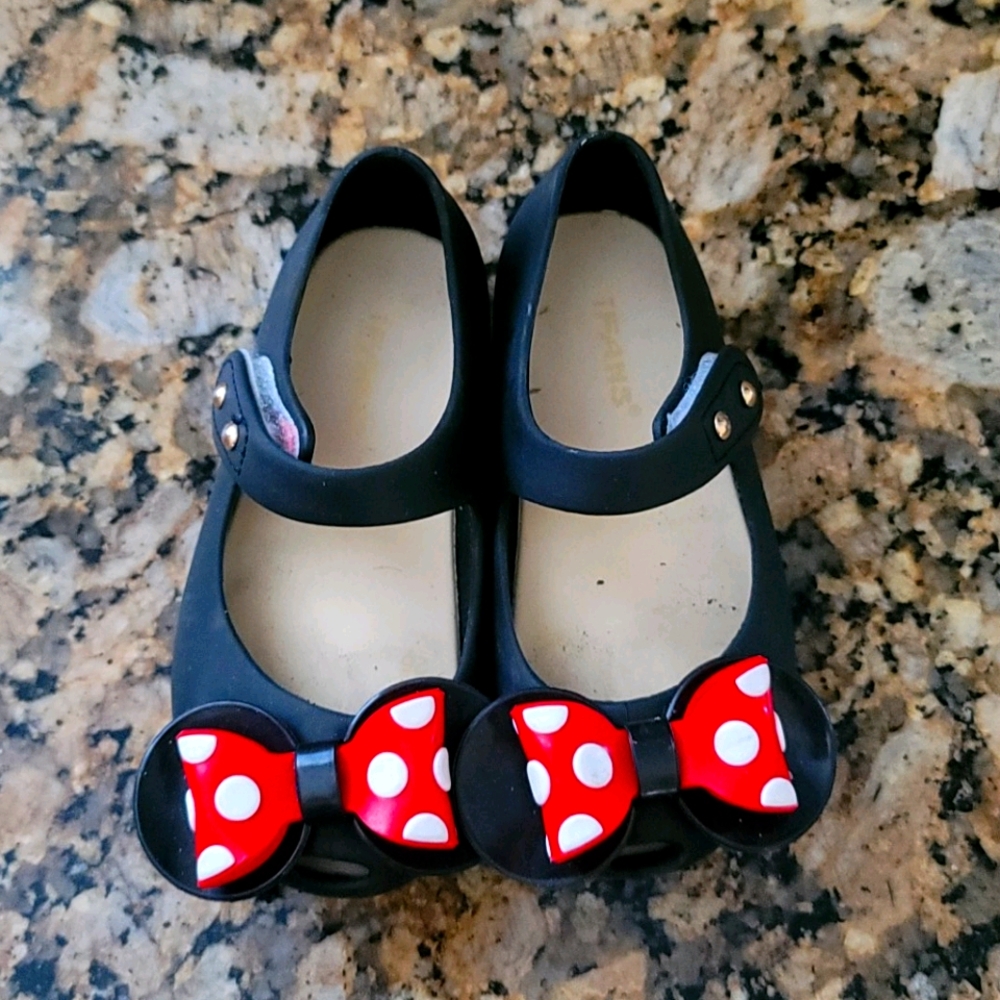 Peep toe Minnie shoes